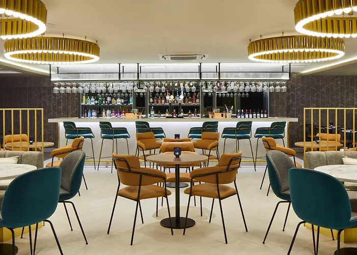 Courtyard By Marriott London Heathrow Airport