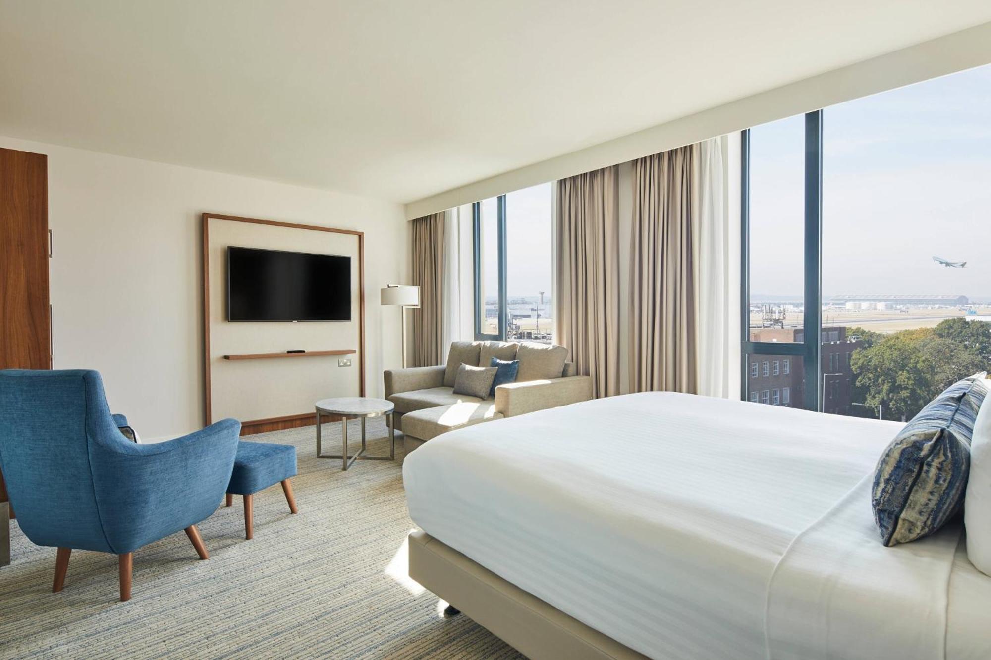 Hotel Courtyard By Marriott London Heathrow Airport 4*