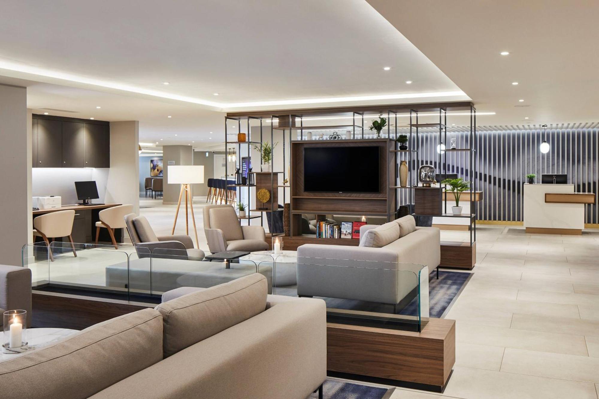 Courtyard By Marriott London Heathrow Airport Hotel